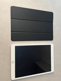 IPad 7 generazione con cover originale Apple