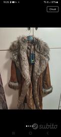 Cappotto con pelliccia sintetica e  cintura 