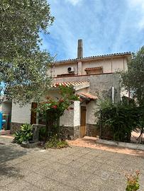Costa Paloni villa panoramica 4 Km dal mare