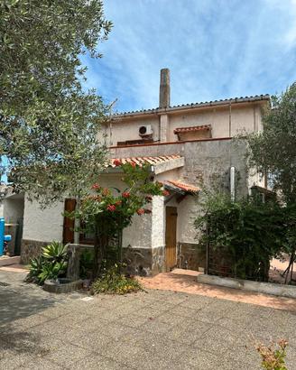 Costa Paloni villa panoramica 4 Km dal mare