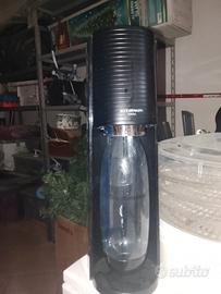 Sodastream con una bottiglia 