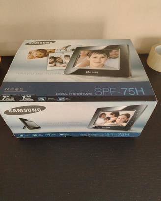 cornice digitale SAMSUNG SPF-75H