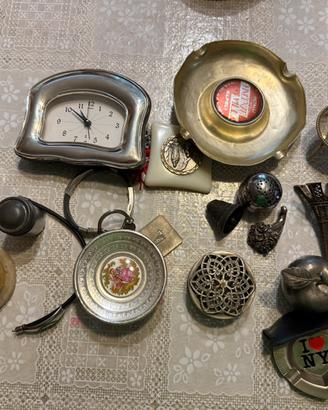 Lotto oggetti da collezione