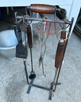 Attrezzi per cucina camino