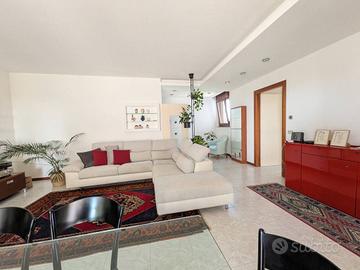 Appartamento di 149 m² con 5 locali e box auto dop