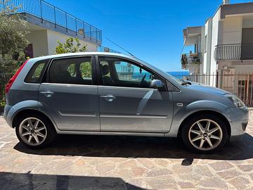 Ford Fiesta 1.4 TDCi 68 CV 5 Porte Titanium