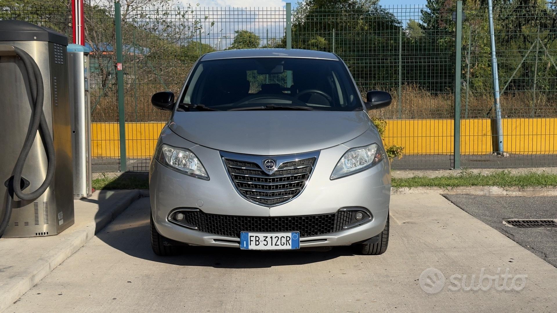 Lancia Ypsilon 2015 photo 2