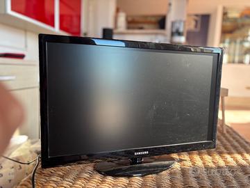 Televisore Samsung 22” UE22D5003BW