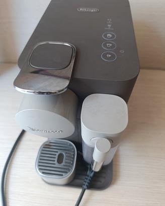 macchina da caffe Nespresso DeLonghi lattissima.