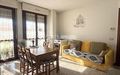 RIF. 580 - BILOCALE IN CENTRO PAESE CON BOX E CAN