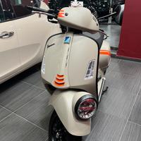 Vespa GTV 300 Beige Avvolgente - Pronta Consegna