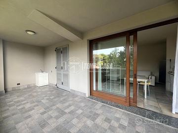 2 LOCALI CON TERRAZZO