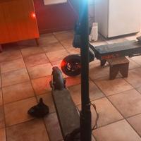 MONOPATTINO NAVEE V40