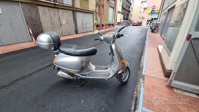 Piaggio Vespa 125 ET4 - 1998