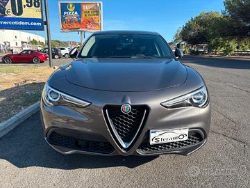 Alfa Romeo Stelvio 2.2 Turbodiesel 160 CV AT8 RWD 