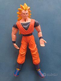 Goku personaggio 32cm