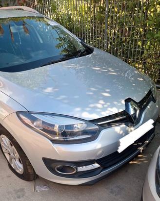 Renault megane 3 serie anno 2014 per ricambi (2a)