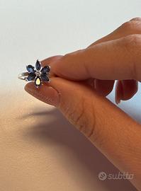 Anello fiore blu Pandora