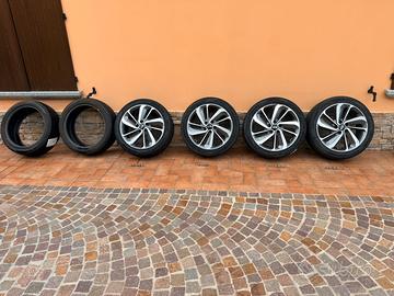 6 gomme invernali con 4 cerchi originali kia Niro