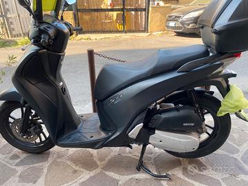 Honda sh 150 2014 km 78000 colore nero opaco