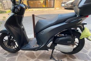 Honda sh 150 2014 km 78000 colore nero opaco