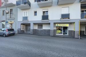 Locale commerciale di recente costruzione