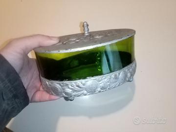 contenitore ovale in vetro e metallo