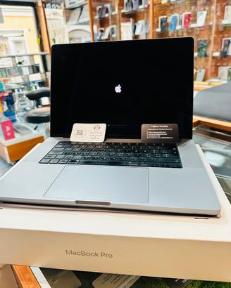 MacBook pro 16 2023 16GB RAM 1TB M2 pro