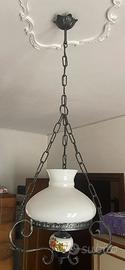 Lampadario in ferro battuto e ceramica