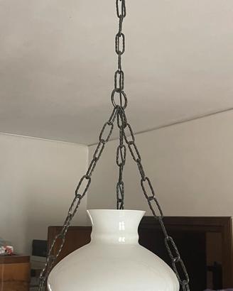 Lampadario in ferro battuto e ceramica