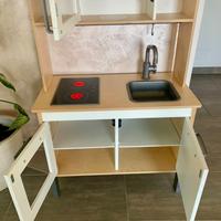 Cucina Ikea, usata pochissimo.