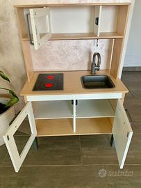 Cucina Ikea, usata pochissimo.