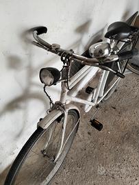 bicicletta loris ruote 28 da sistemare 