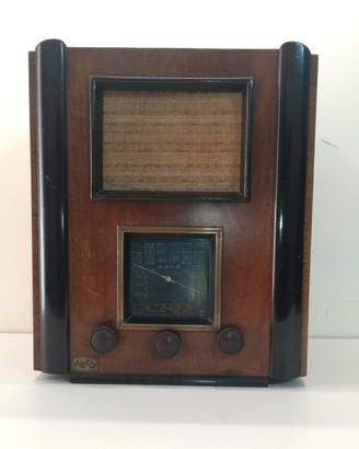 Radio francese anni 30 marca ARCO mod. R5