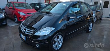 Mercedes-benz A 180 160 CDI BlueEFFICIENCY Executi