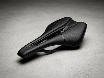 135 grammi!! Sella Bici binari Carbon NUOVA 0km