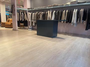 Negozio abbigliamento donna.