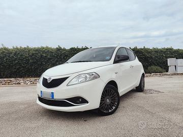 Lancia Ypsilon 1.2 69cv 5 porte 