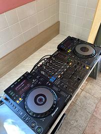 Pioneer CDJ-900 x2 + DJM-800 + 2CDJ Flight Case