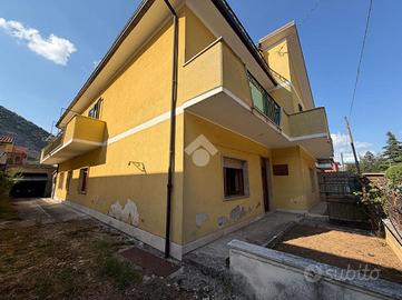 4 LOCALI A CAPISTRELLO