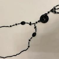 Collana di pietre con pendagli