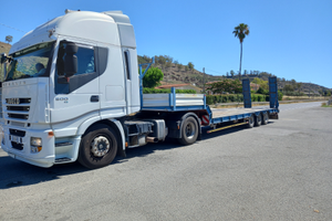 Semirimorchio collo d'oca con rampe