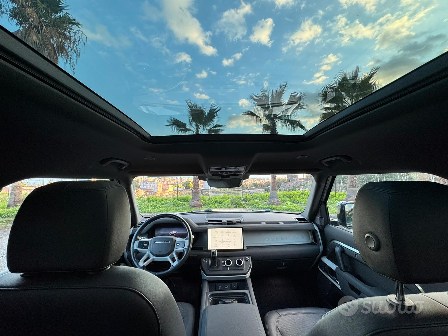 Land Rover Defender 2023 photo 3