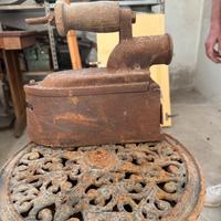 Ferro da stiro antico