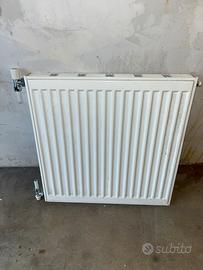Radiatore De Longhi a Pannello Acqua Calda