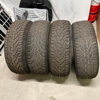 Gomme 215 55 18 invernali usate