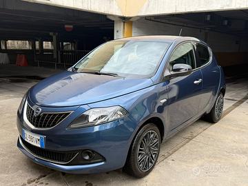 Lancia Ypsilon 1.0 FireFly 5 porte S&S Hybrid Albe