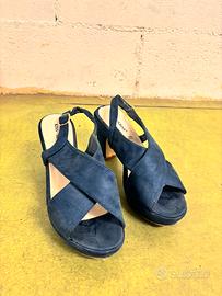 Scarpe con tacco blu n.38