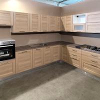 Cucina ante telaio, quasi 7 mt - fine serie, nuova