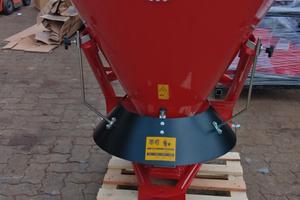 SPARGISALE PER TRATTORE